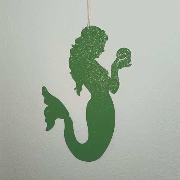 Sparkling mermaid beach decor - Picture 1 of 4